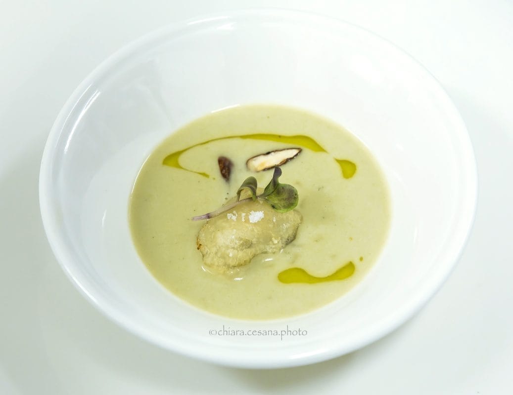 zuppa di ostriche e mandorla